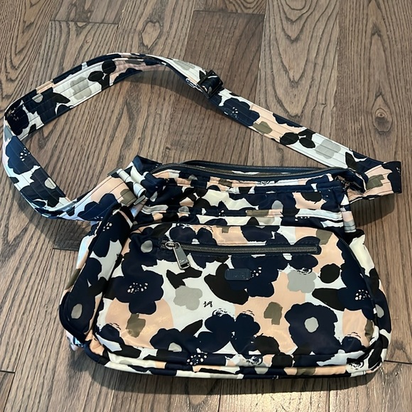 Lug bag - Picture 1 of 3